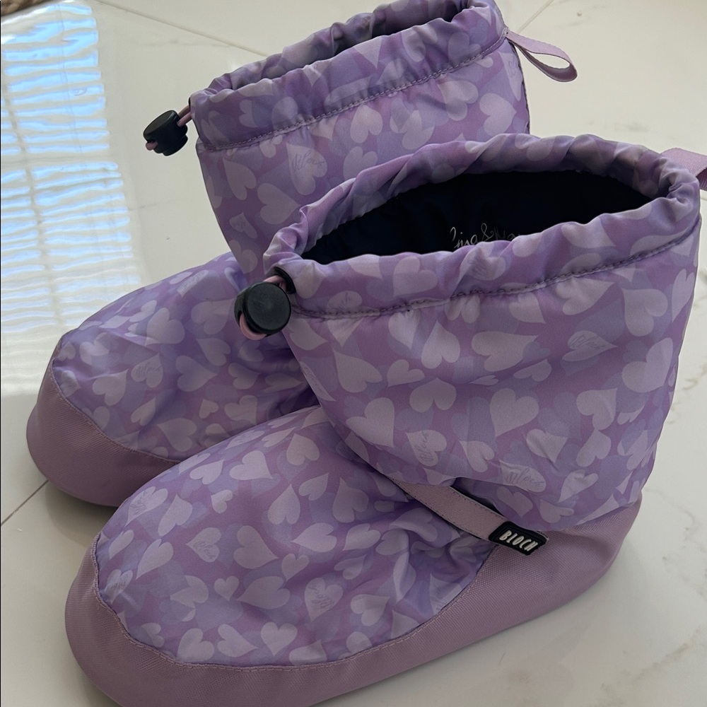 Bloch Purple Heart Patterned warm up Booties women’s M